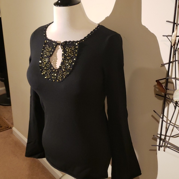 TOP Size Small - Picture 2 of 16